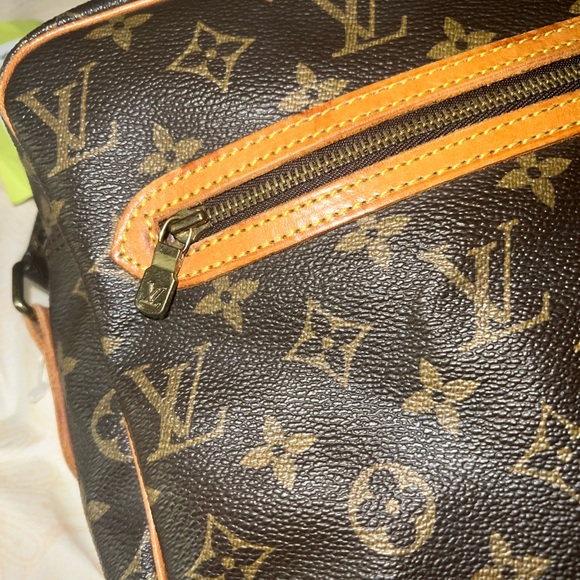 Louis Vuitton Monogram Potomac Crossbody Messenger - Picture 11 of 16